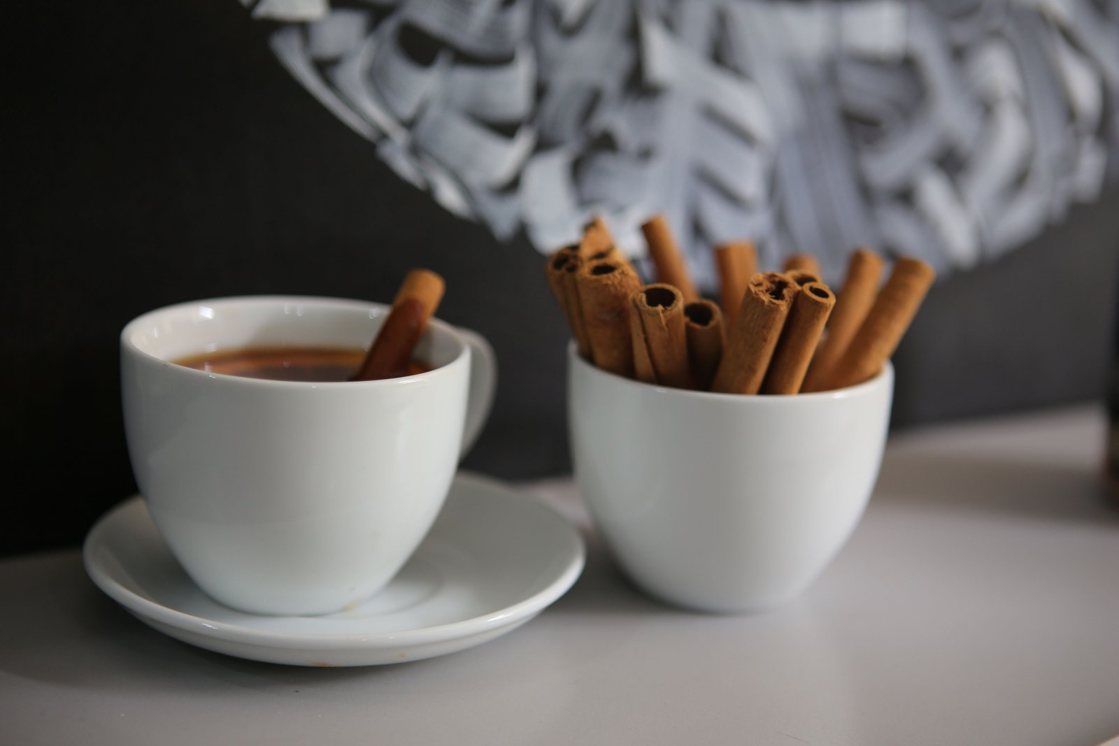 Rolled cinnamon bark and whole cloves